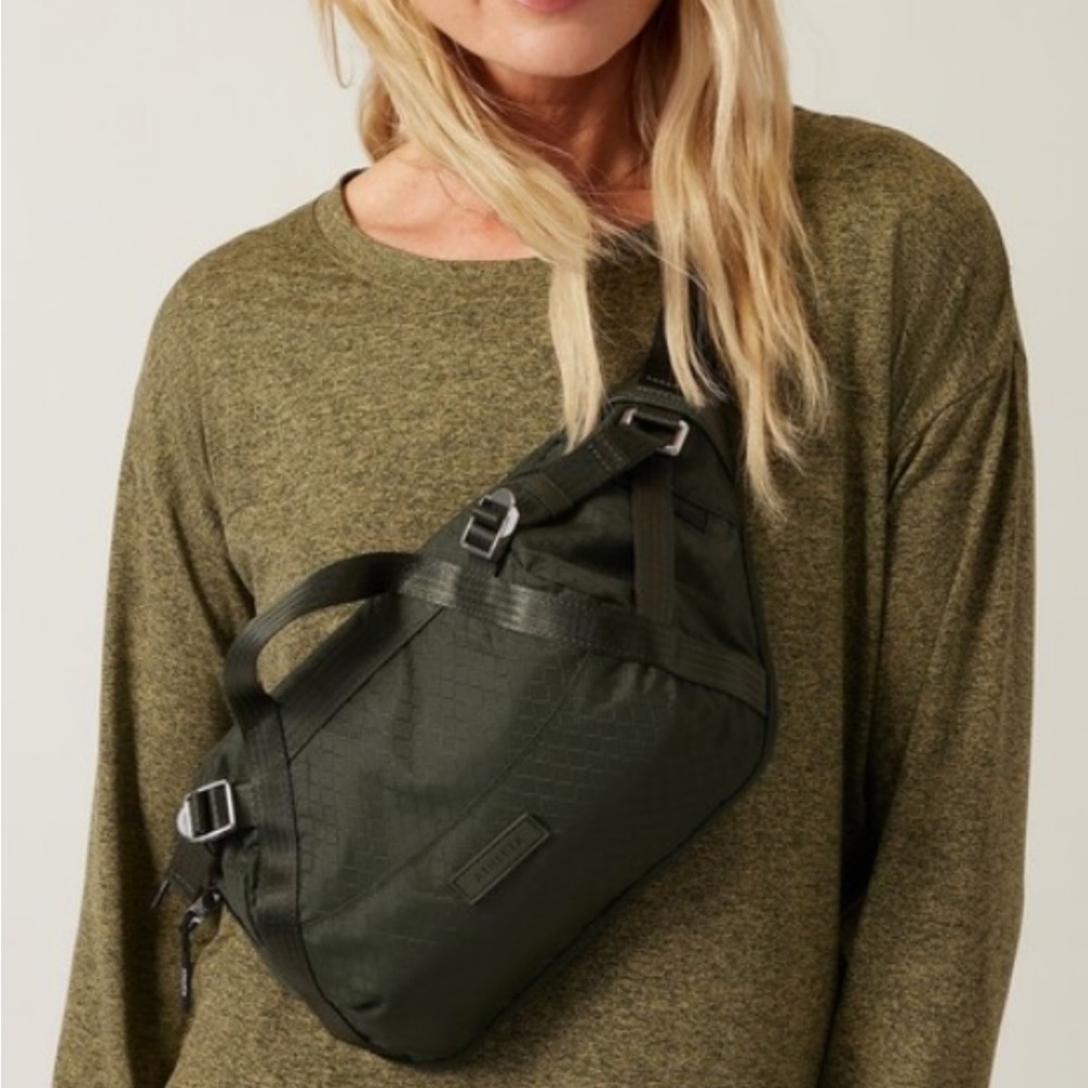 Athleta zipper Crossbody Bag with Durable Design New without tags